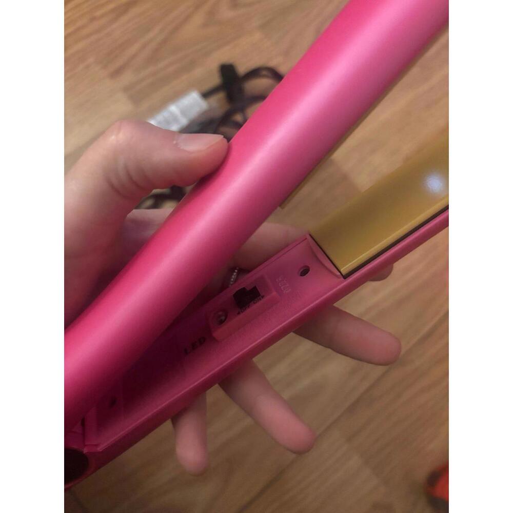 CHI Flat Iron Straightener - Picture 5 of 5